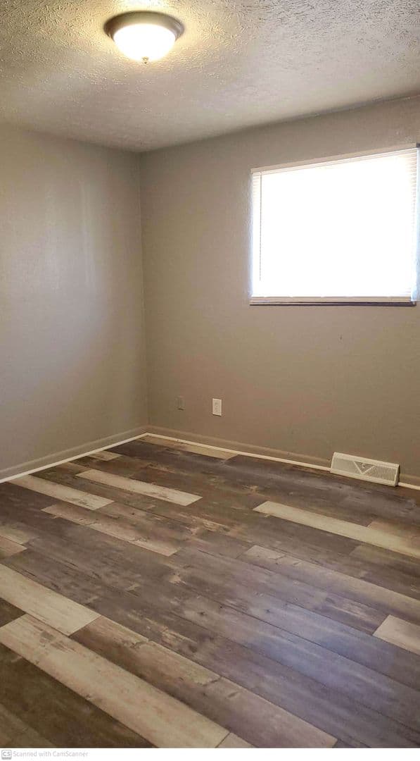 Fairborn Apartment: 1802-1804 Montgomery Ave