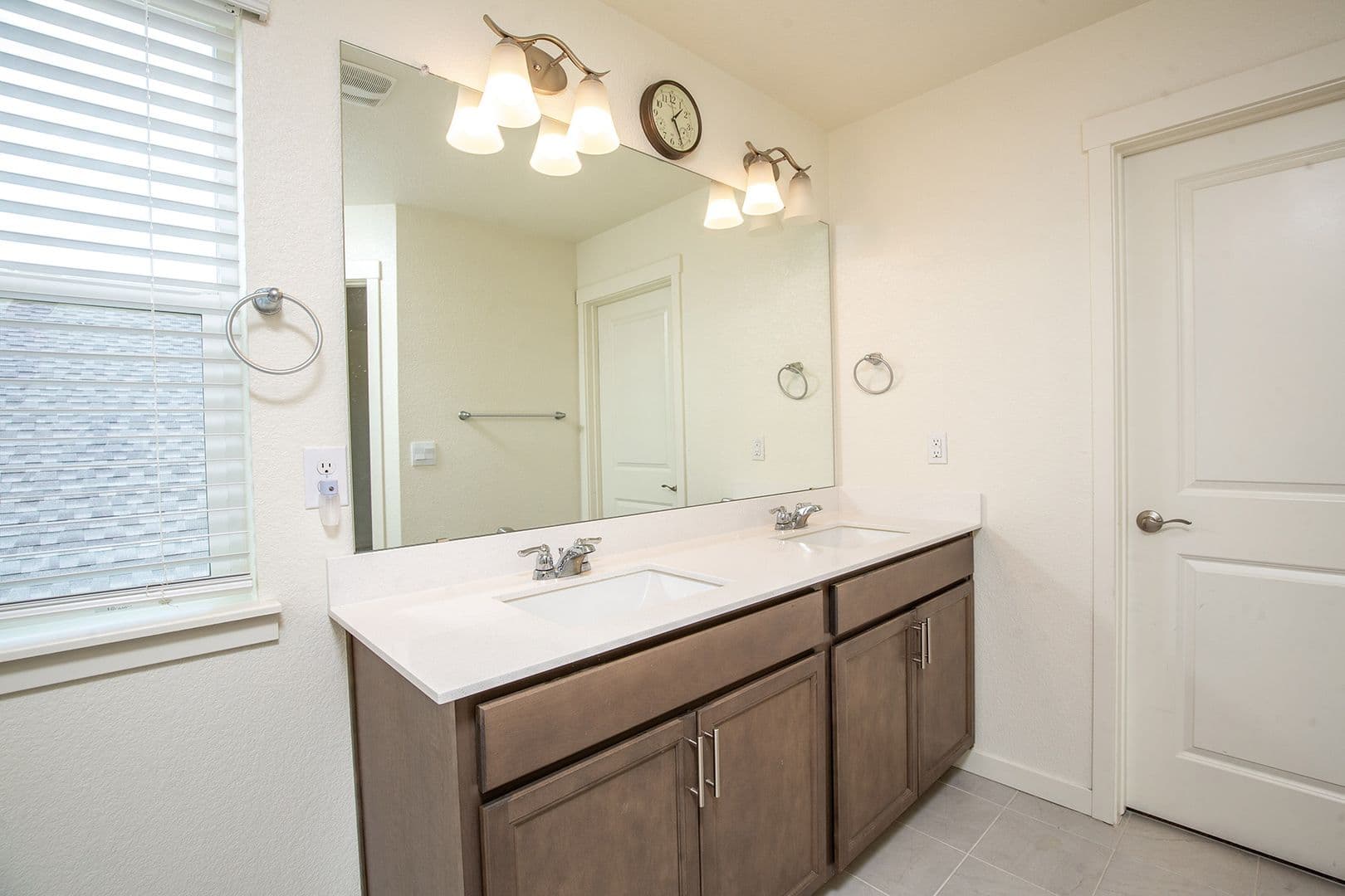 Monument House: 15898 Little Bluestem Road