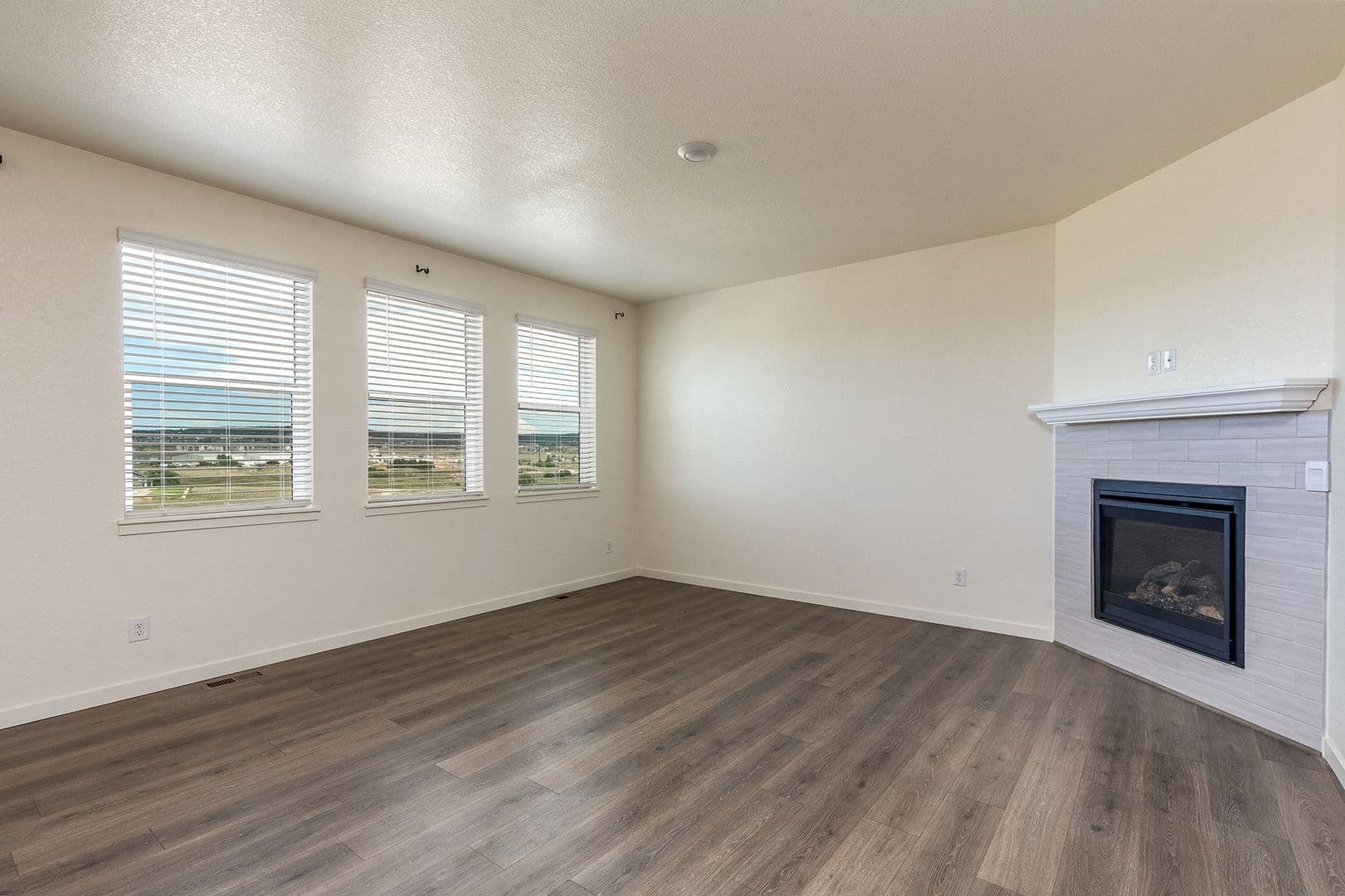Monument House: 15898 Little Bluestem Road