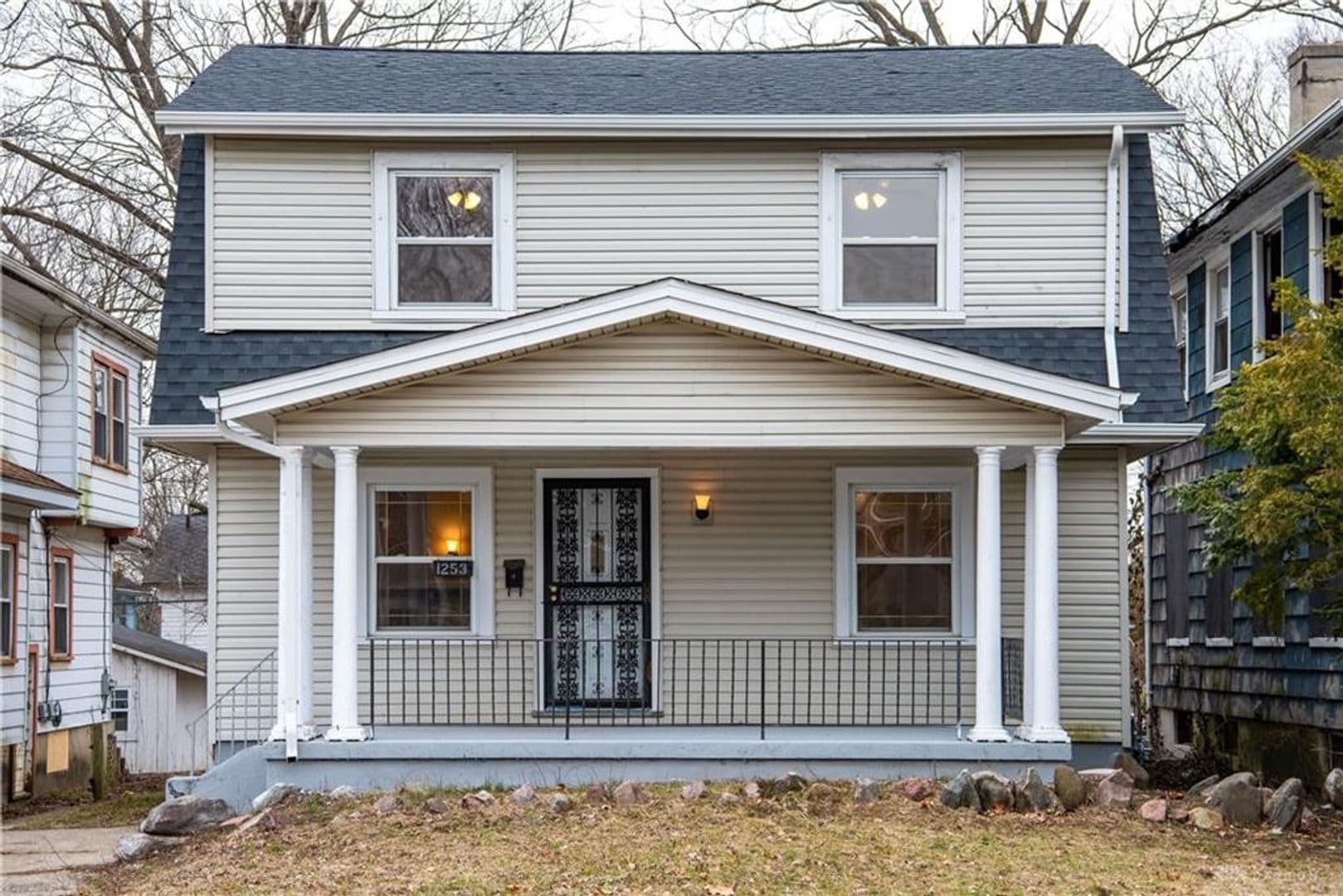 Dayton House: 1253 Windsor Ave