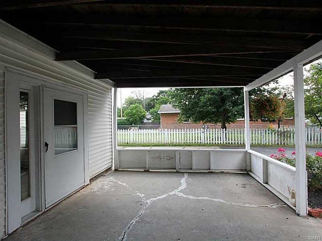Englewood House: 25 Wolf Ave