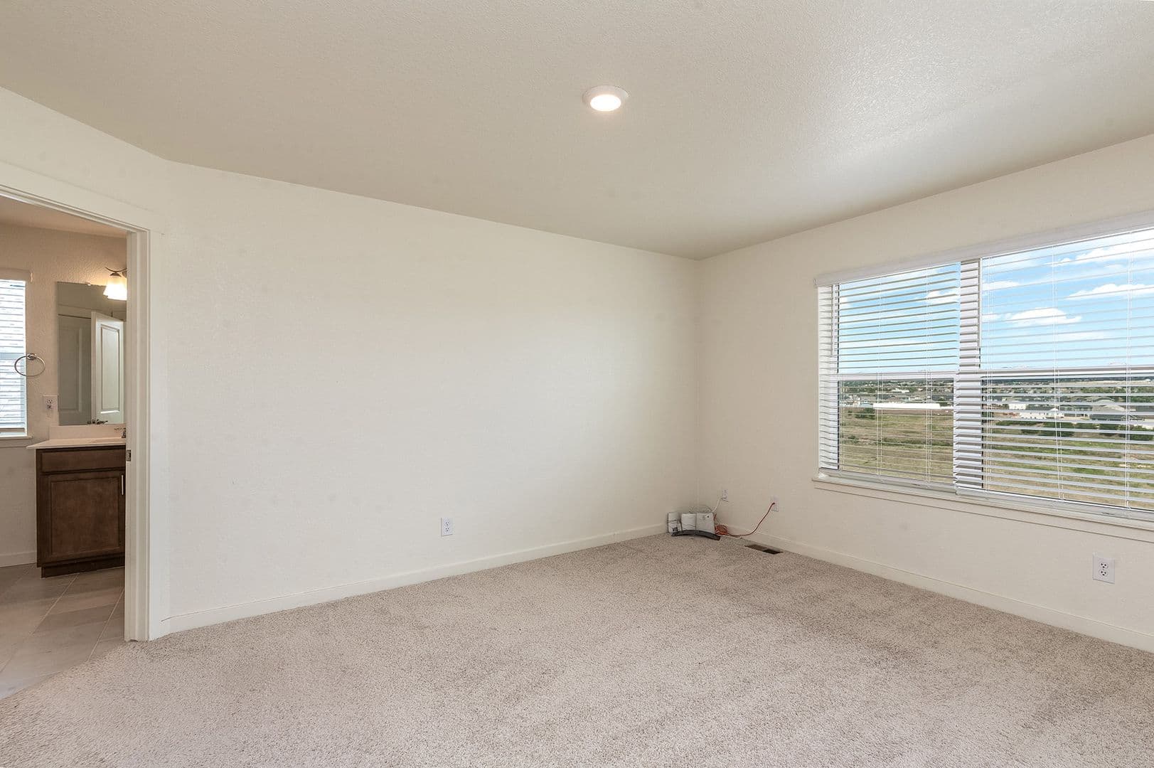 Monument House: 15898 Little Bluestem Road