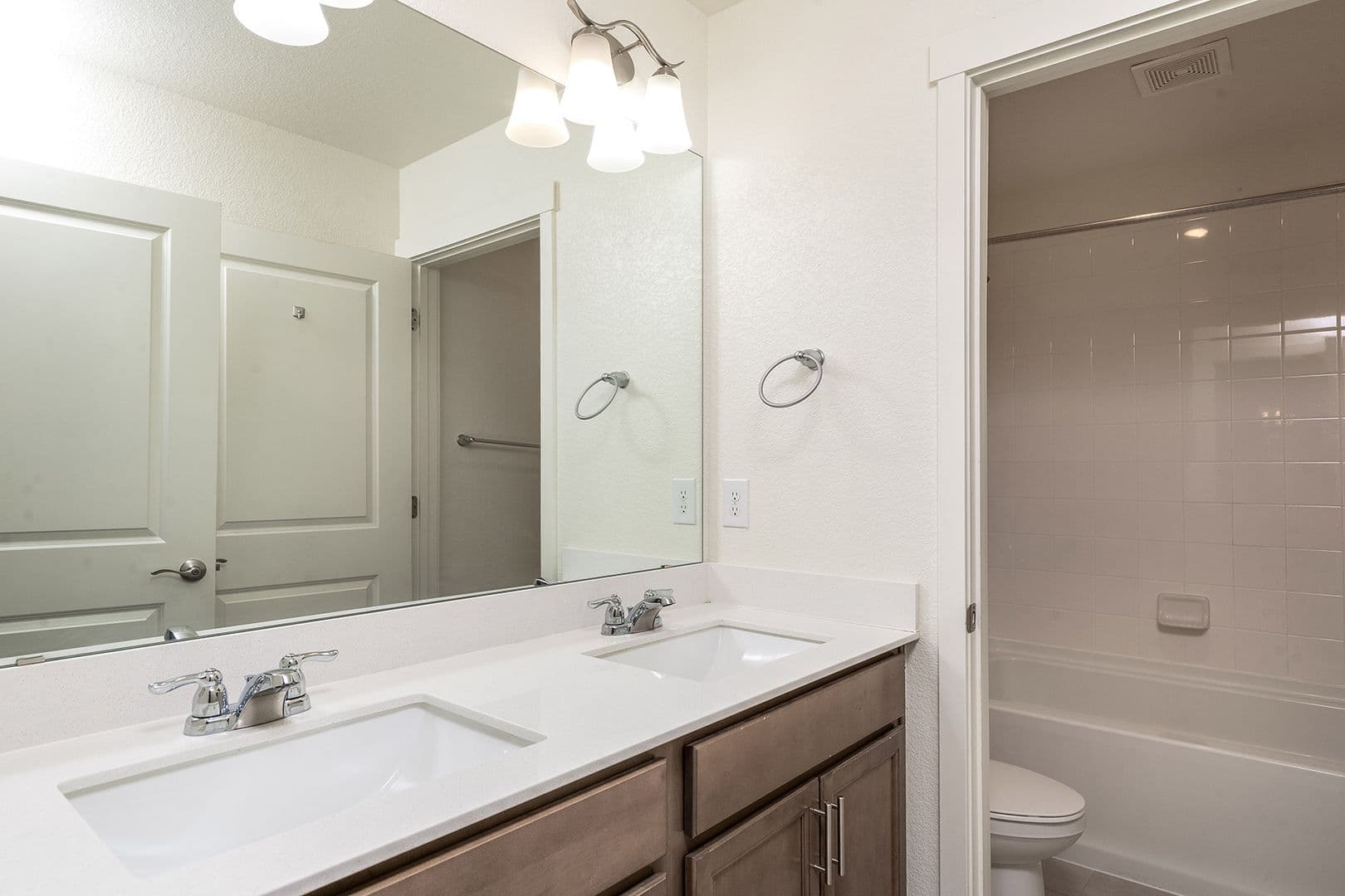 Monument House: 15898 Little Bluestem Road