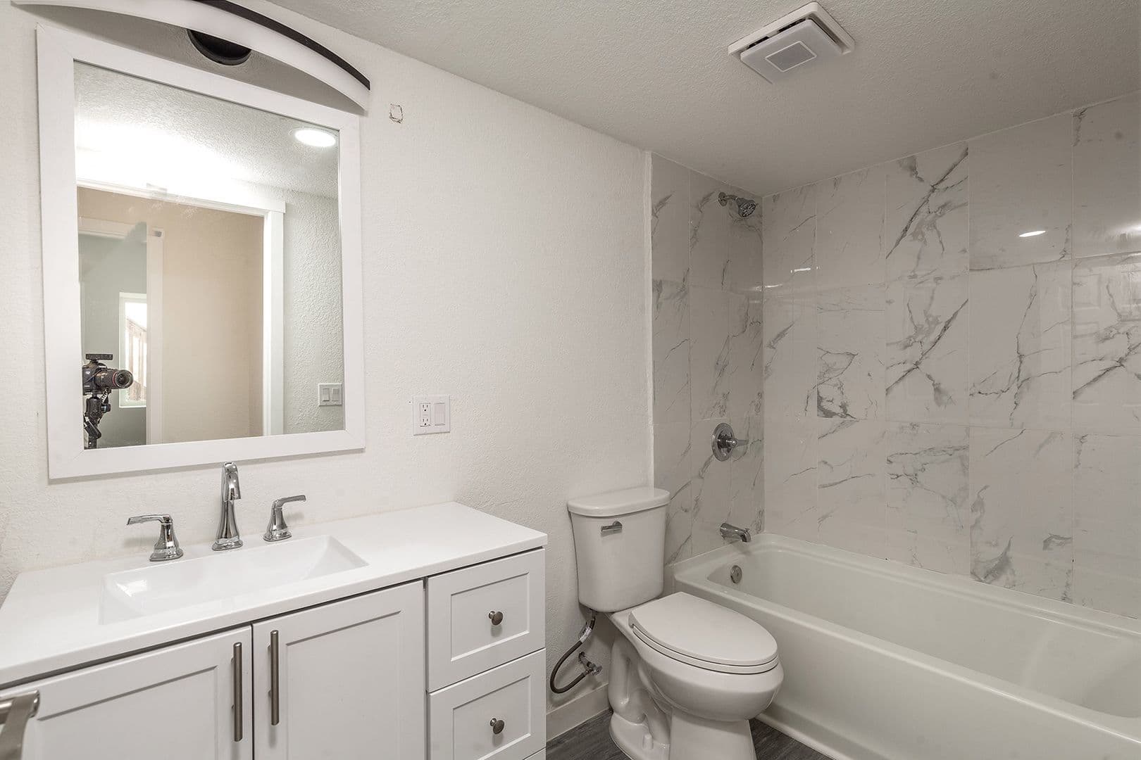 Monument House: 15898 Little Bluestem Road