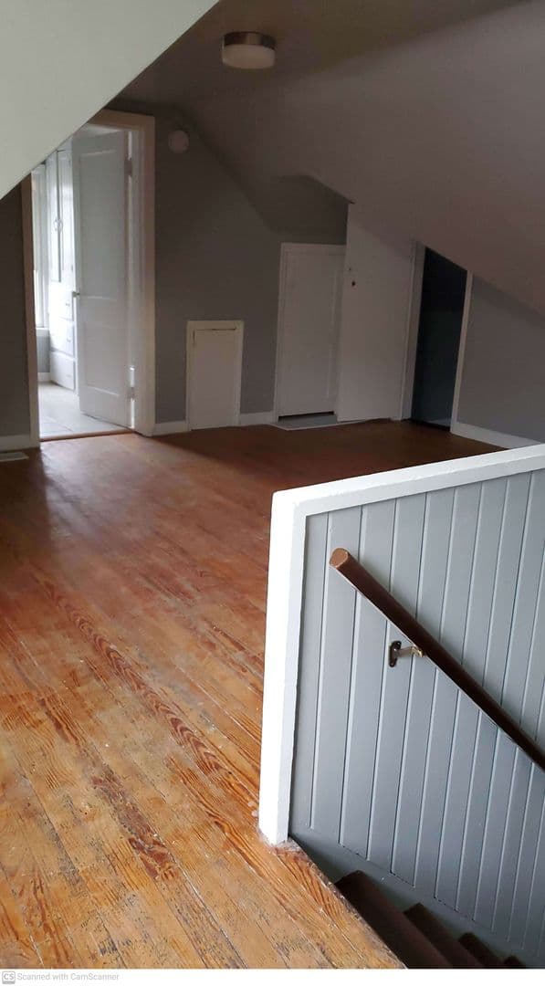 Englewood House: 25 Wolf Ave