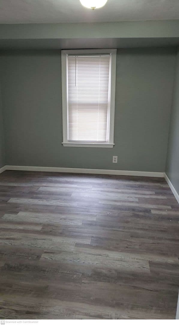 Englewood House: 25 Wolf Ave