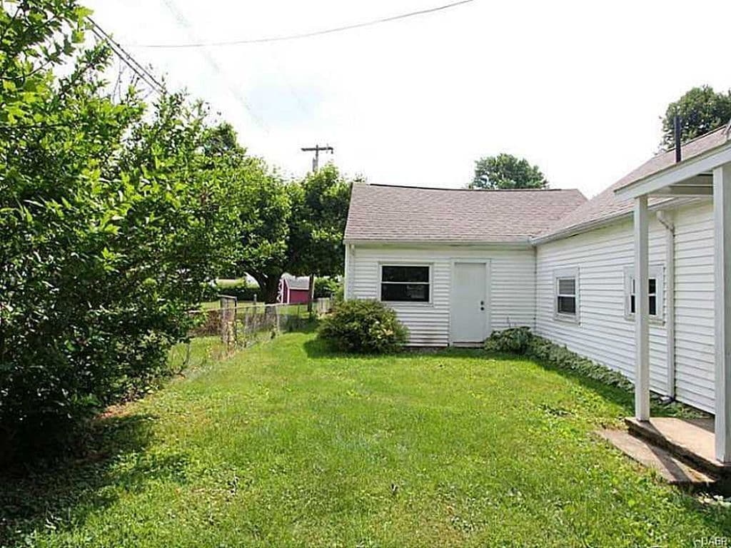 Englewood House: 25 Wolf Ave