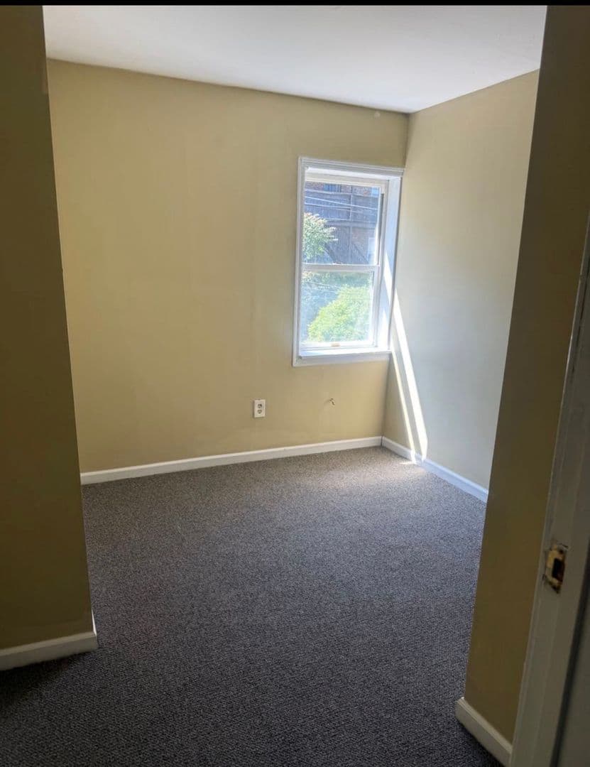 Norwich Apartment: 430-432 Norwich Avenue