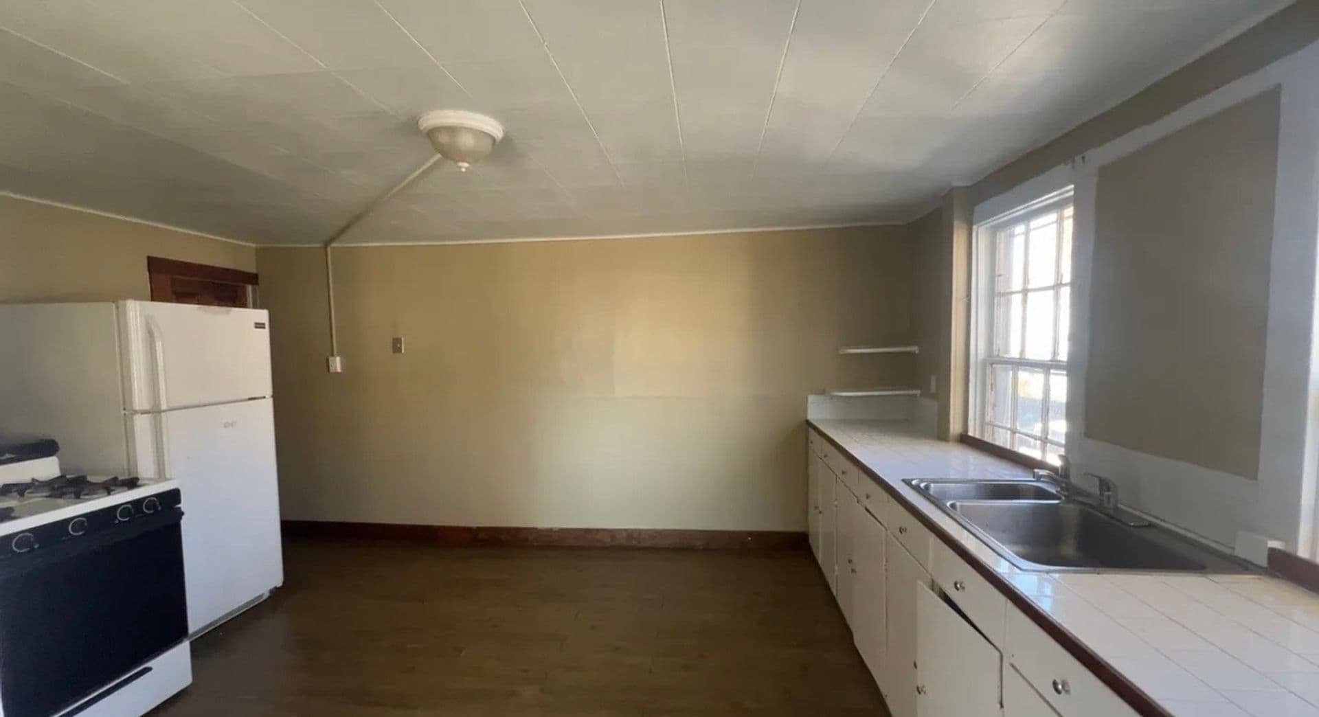 Windham Apartment: 123 Valley Street
