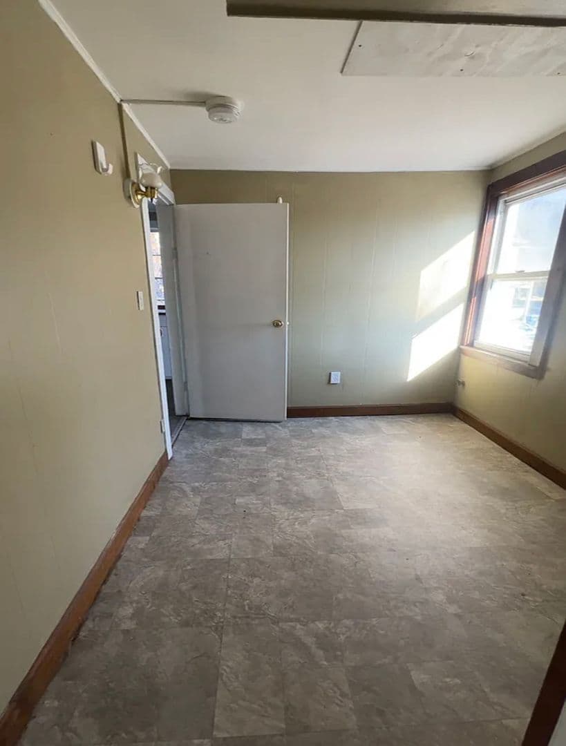 Windham Apartment: 123 Valley Street