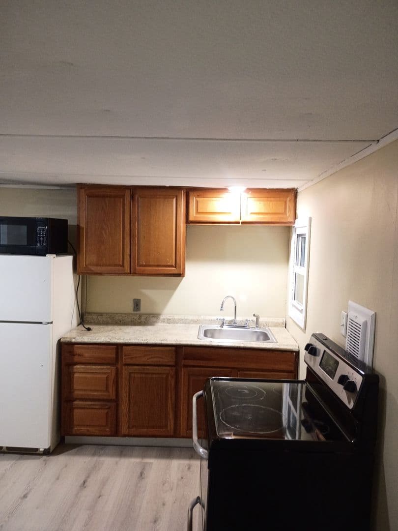 Montville Apartment: 60 Jerome Road