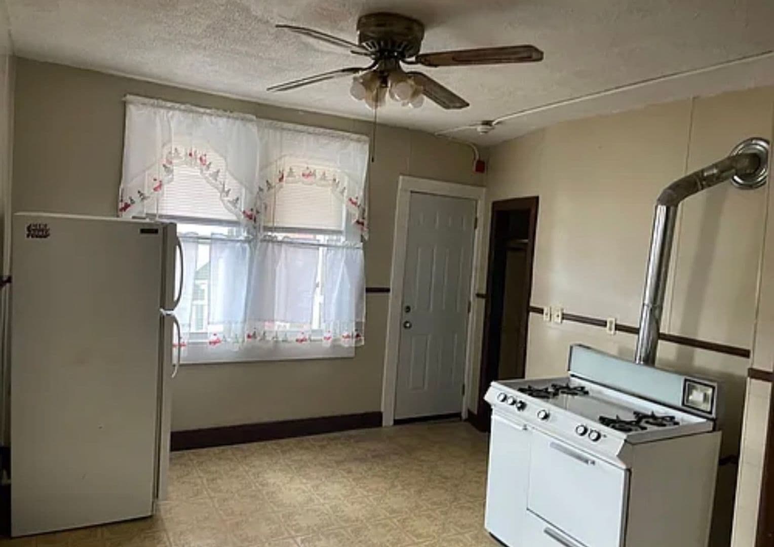 Woonsocket Apartment: 240 Estes Street