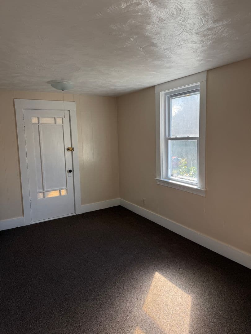 Central Falls Apartment: 19 Jenks
