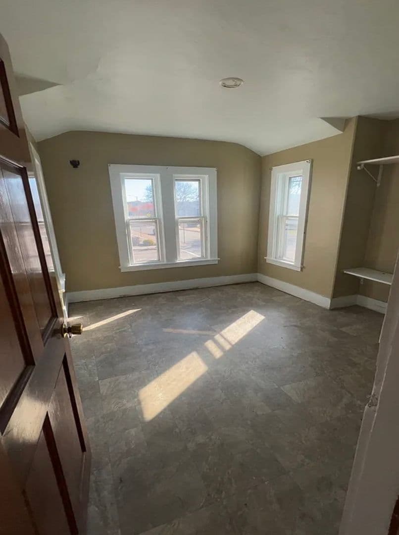 Windham Apartment: 123 Valley Street