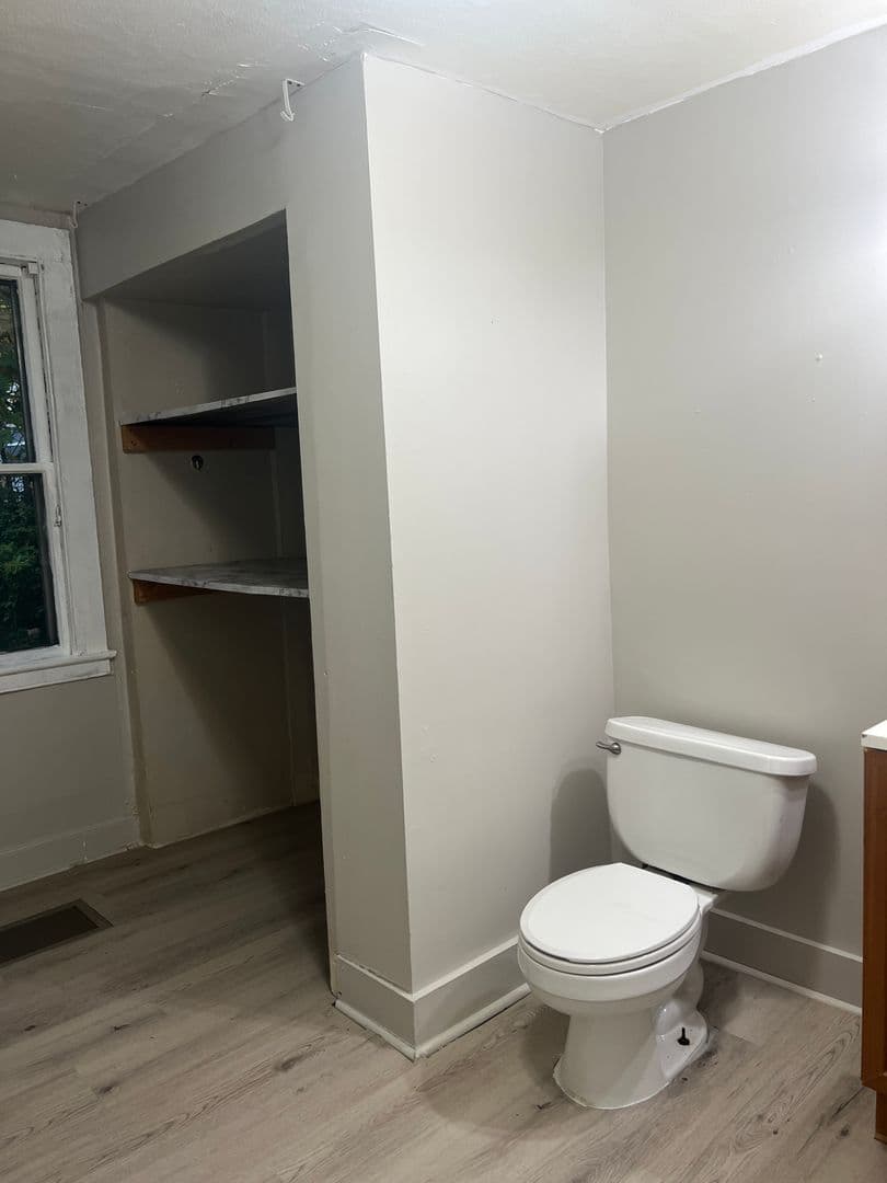 Granby Apartment: 376 Salmon Brook Street