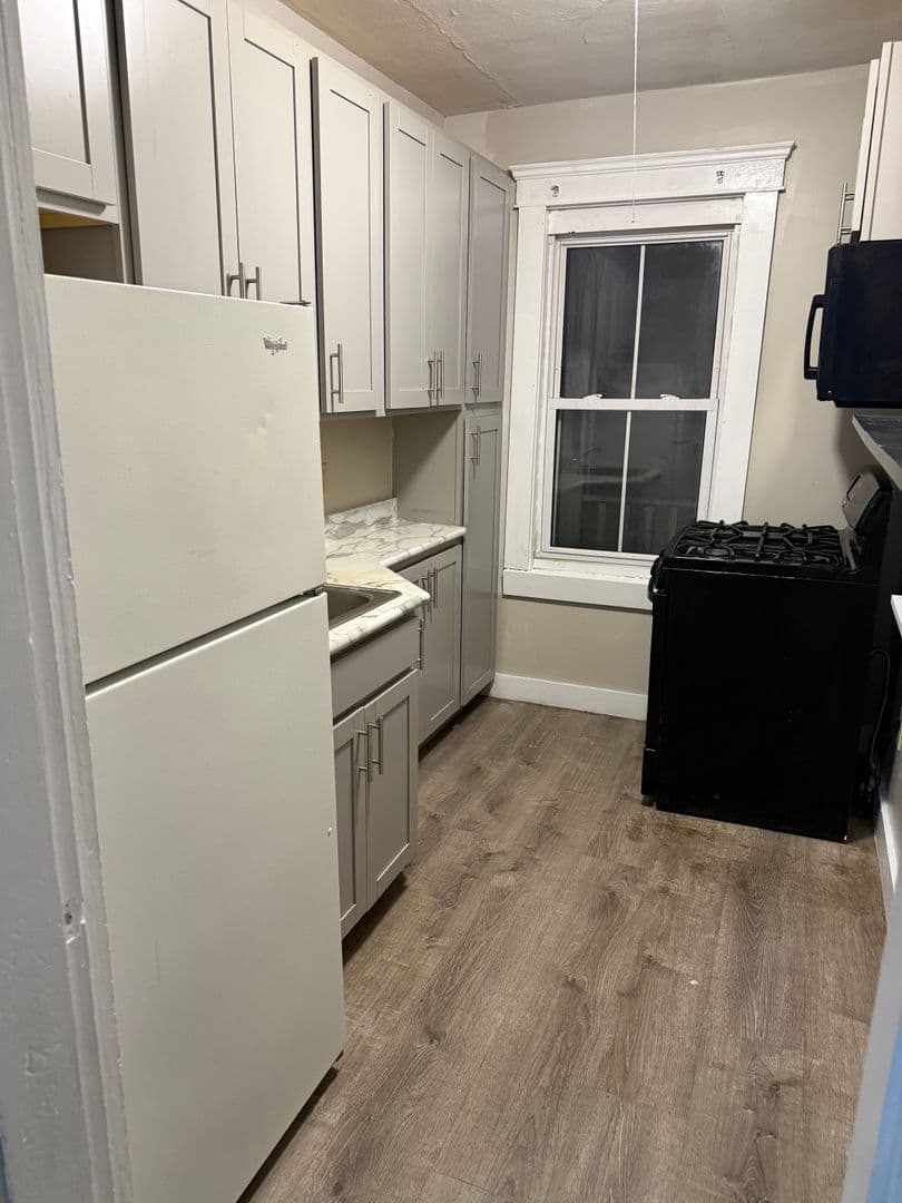 Woonsocket Apartment: 274 Diamond Hill Road