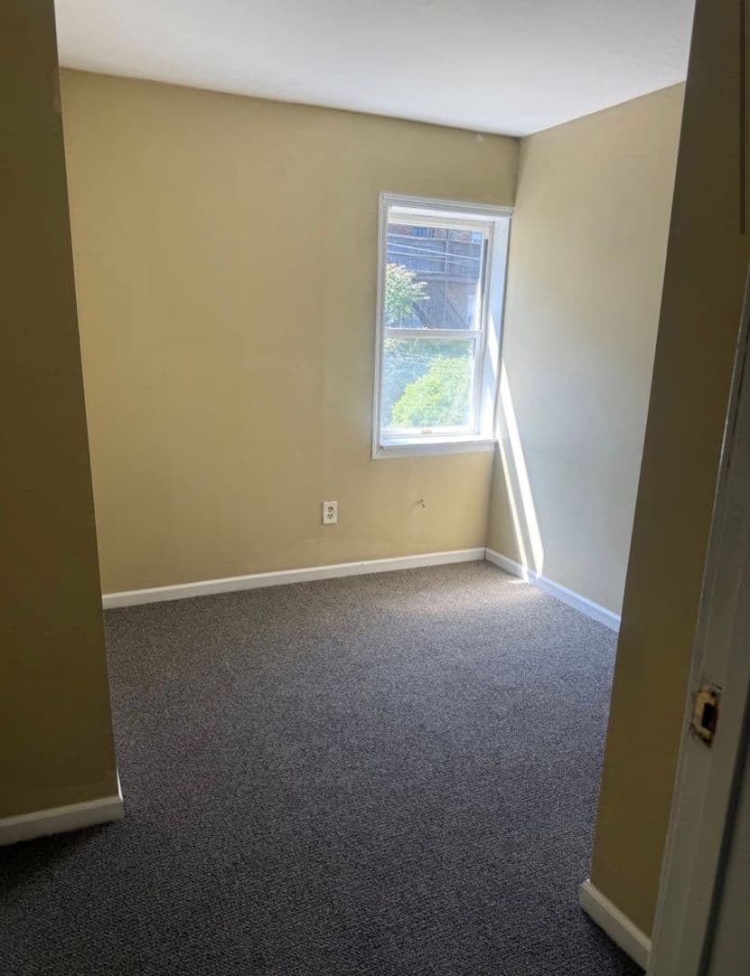 Norwich Apartment: 430-432 Norwich Avenue