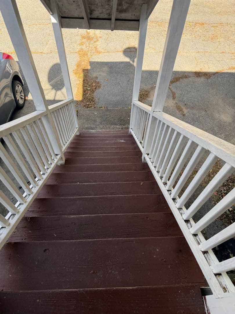 Killingly Apartment: 32 Cottage Street