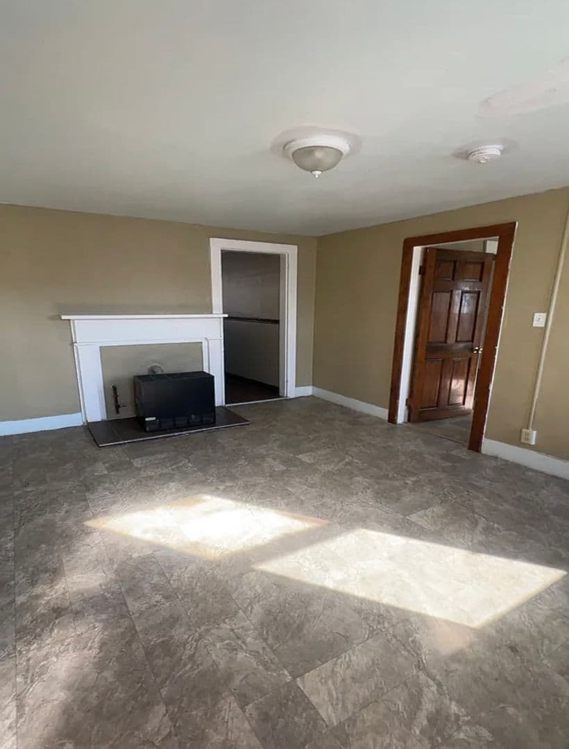 Windham Apartment: 123 Valley Street