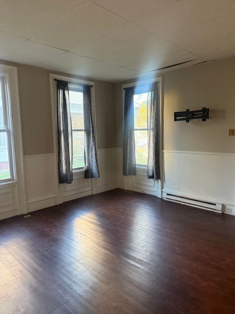 Killingly Apartment: 273-275 Main Street