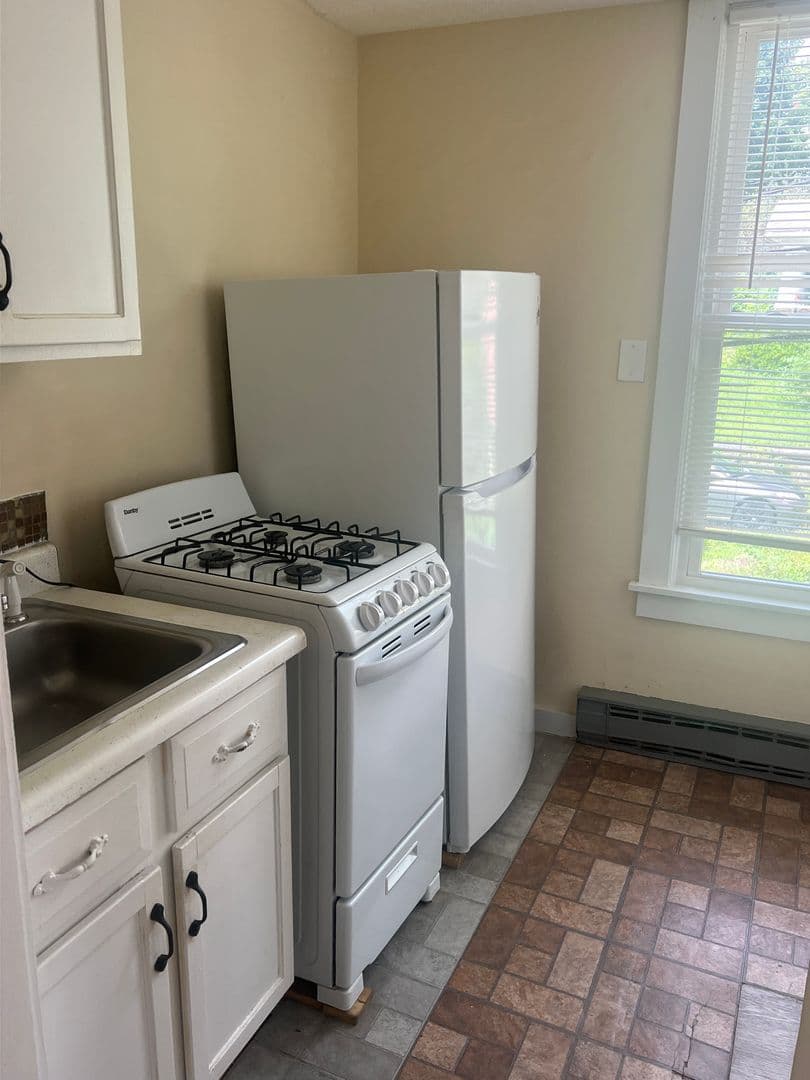 Windham Apartment: 13 Spring Street