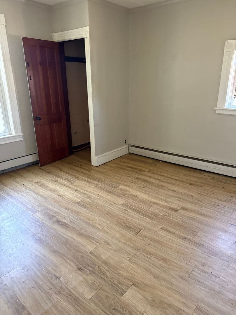 Griswold Apartment: 28 Tracy Avenue