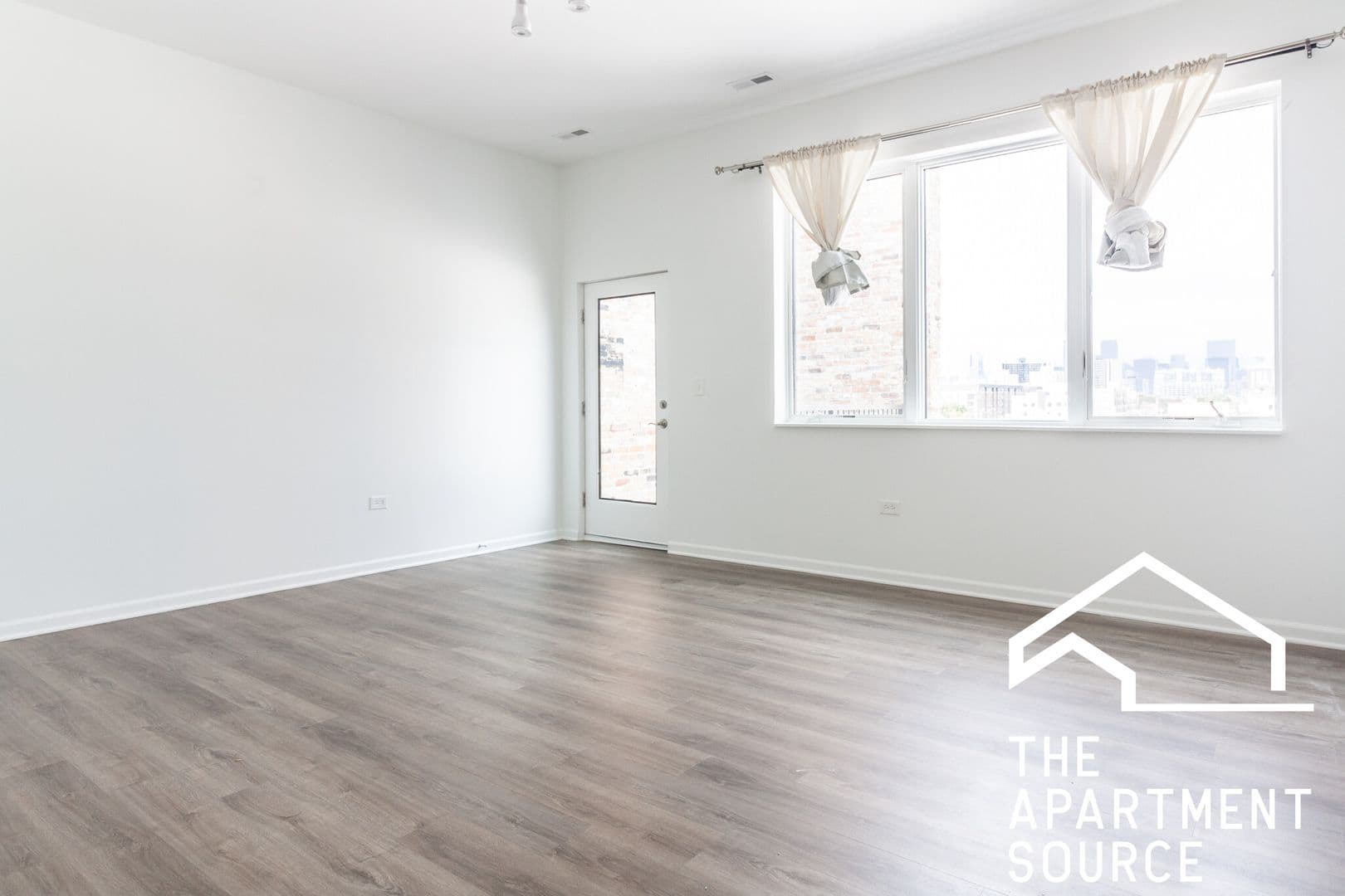 Chicago Apartment: 2550 S Wabash Ave. #303