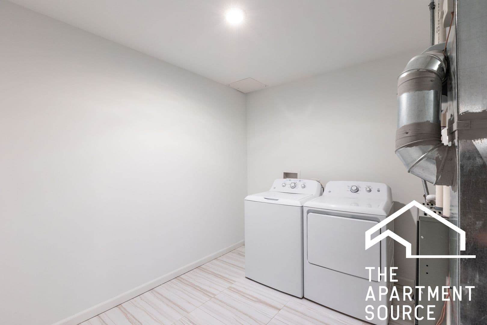 Chicago Apartment: 2550 S Wabash Ave. - 205
