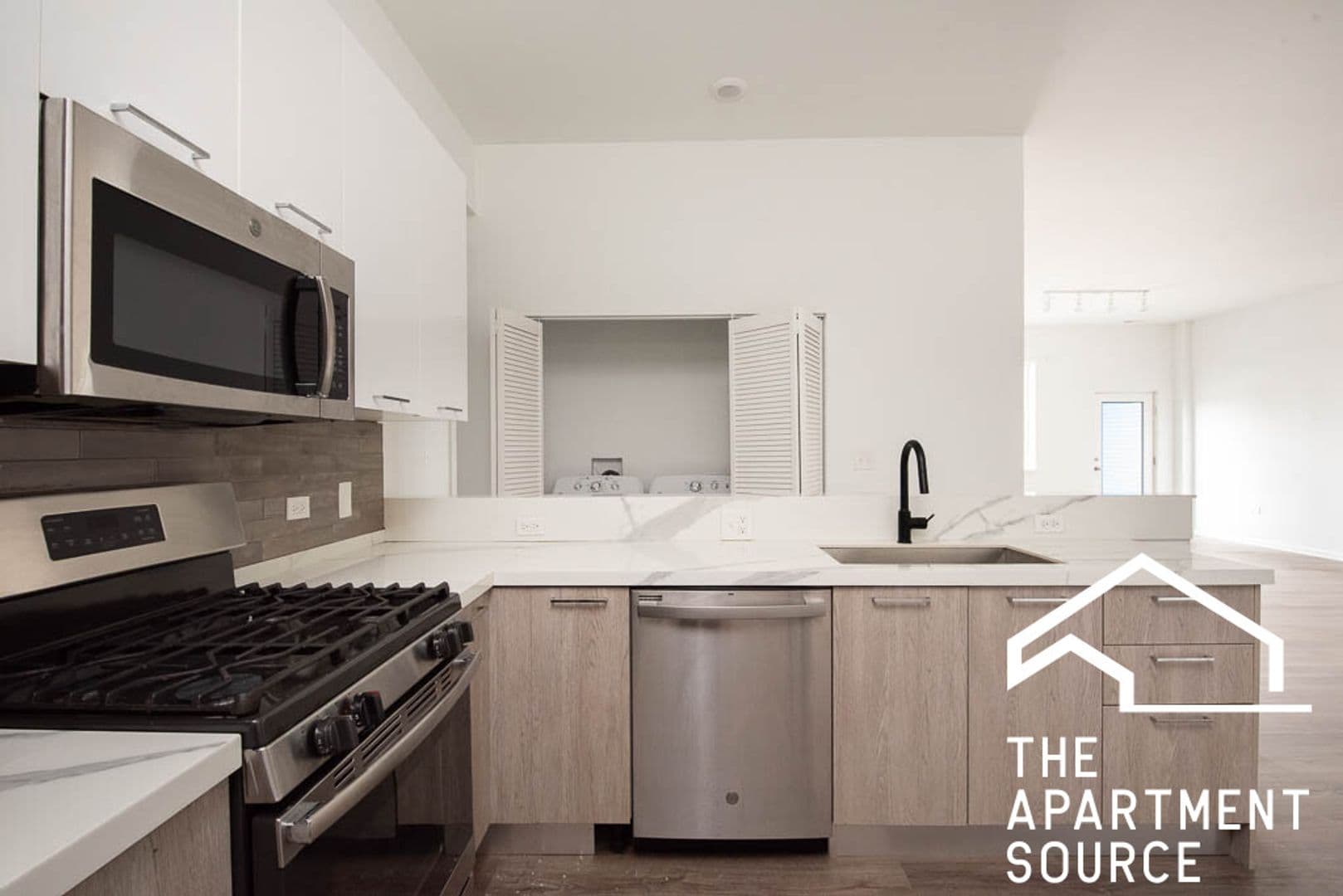 Chicago Apartment: 2550 S Wabash Ave. - 306