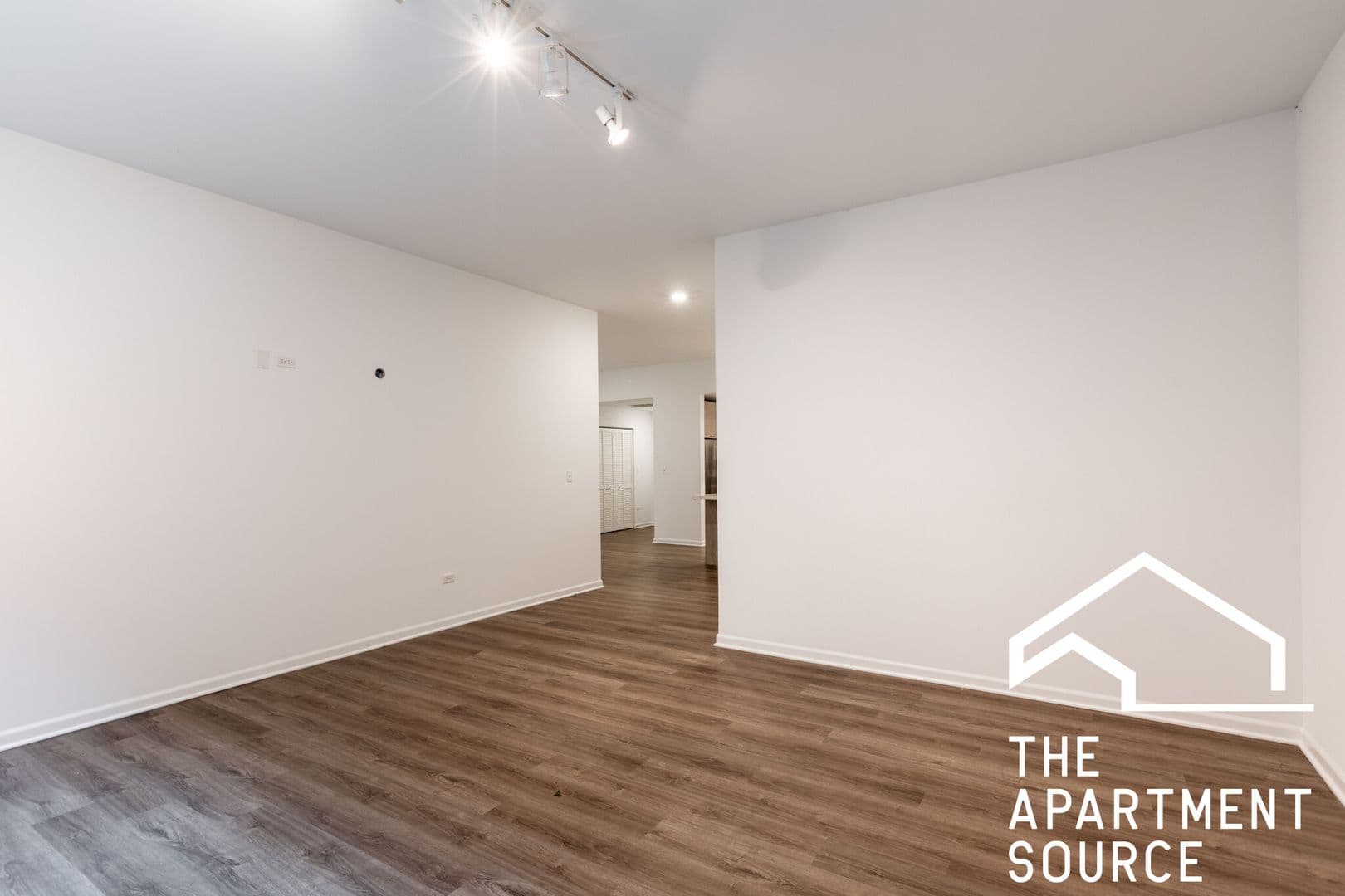 Chicago Apartment: 2550 S Wabash Ave. #203