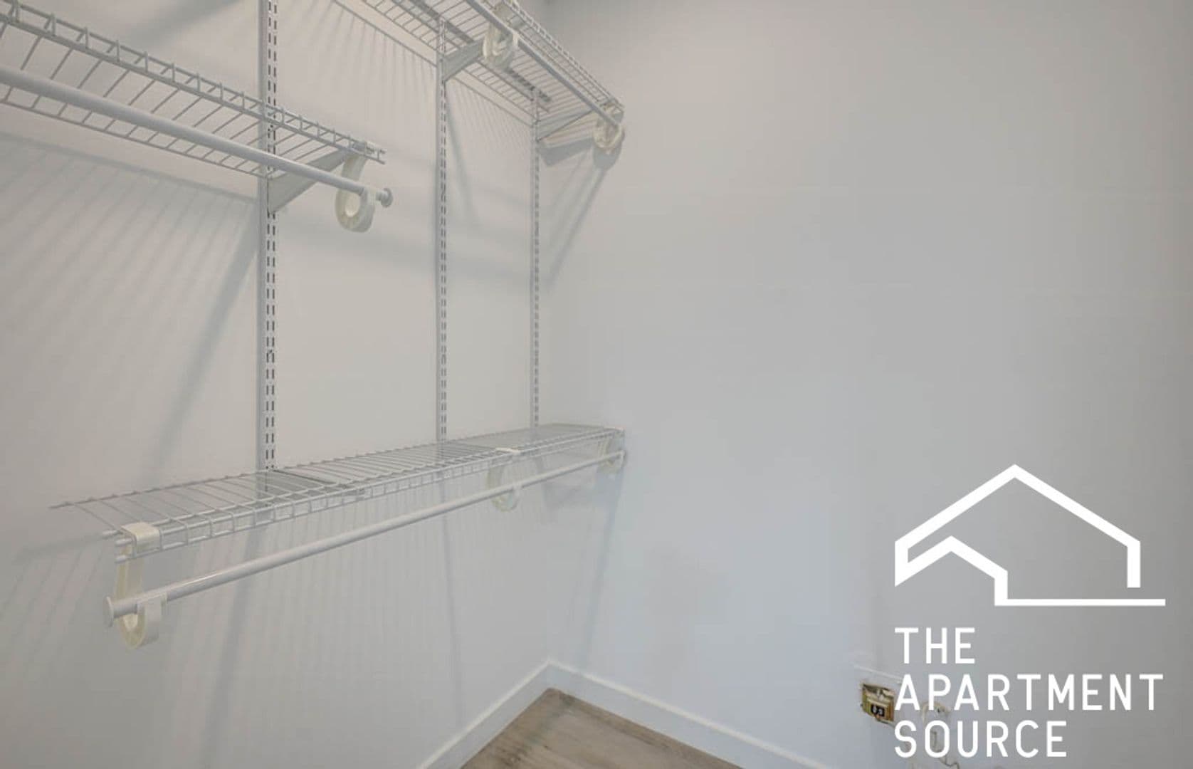 Chicago Apartment: 7621 N. Sheridan Rd.  - 3H