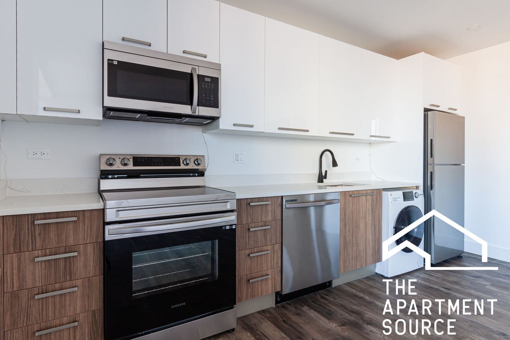 Chicago Apartment: 941 W. Carmen Avenue - 707