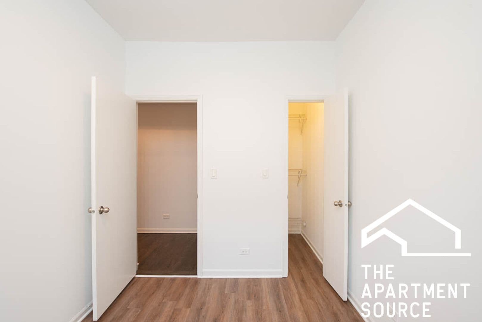 Chicago Apartment: 5054 N Winthrop Ave. #108