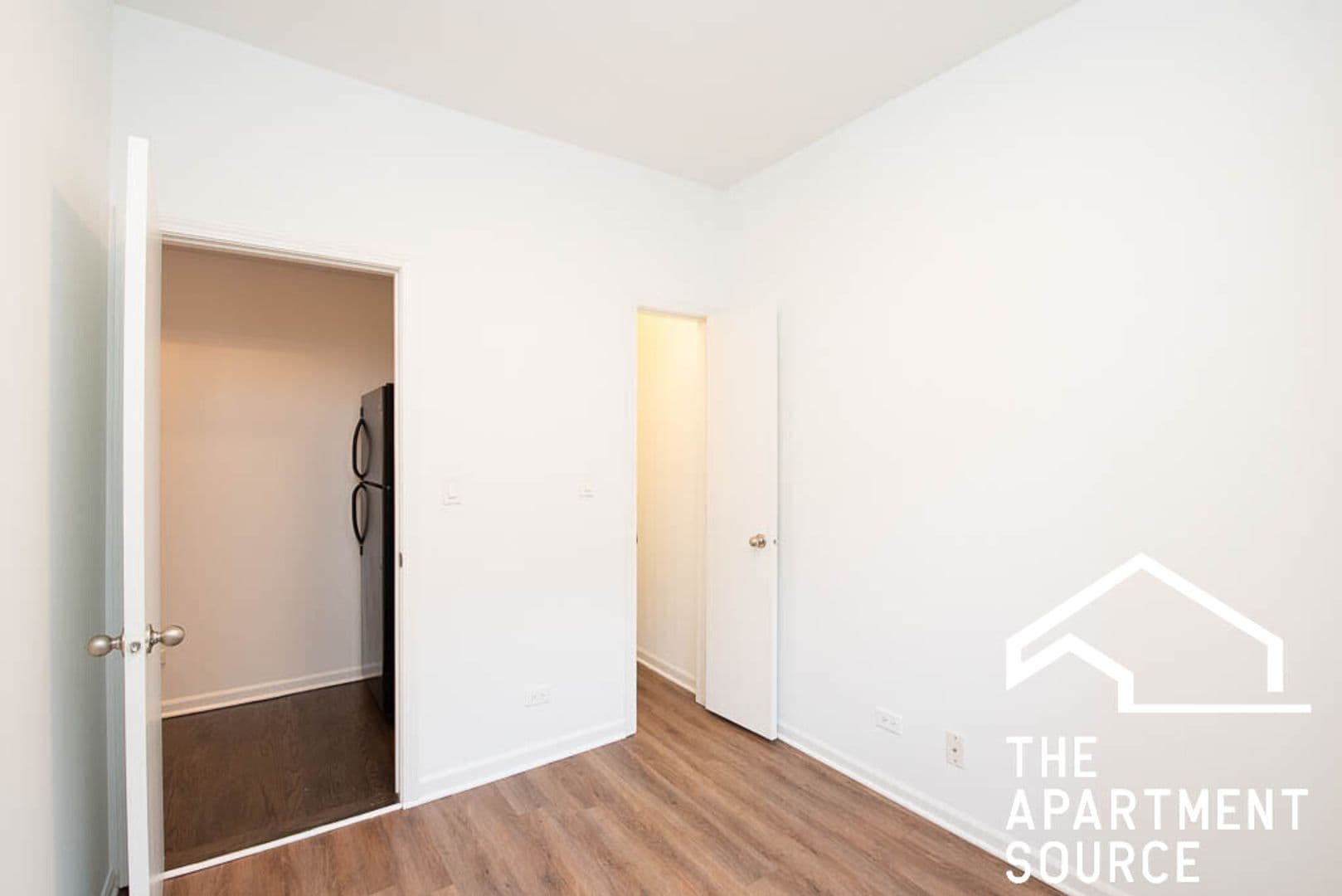 Chicago Apartment: 5054 N Winthrop Ave. #108