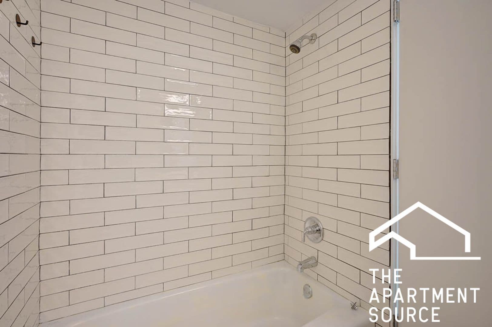 Chicago Apartment: 7621 N. Sheridan Rd.  - 3H