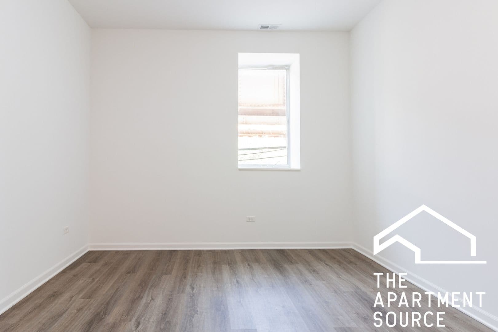Chicago Apartment: 2550 S Wabash Ave. #208