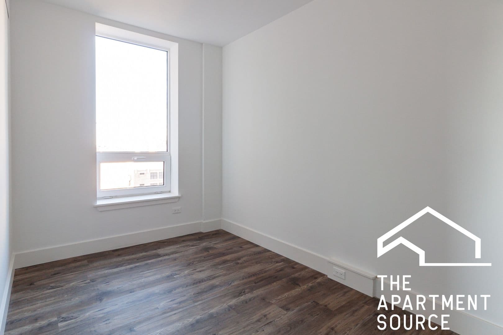 Chicago Apartment: 941 W. Carmen Avenue - 708