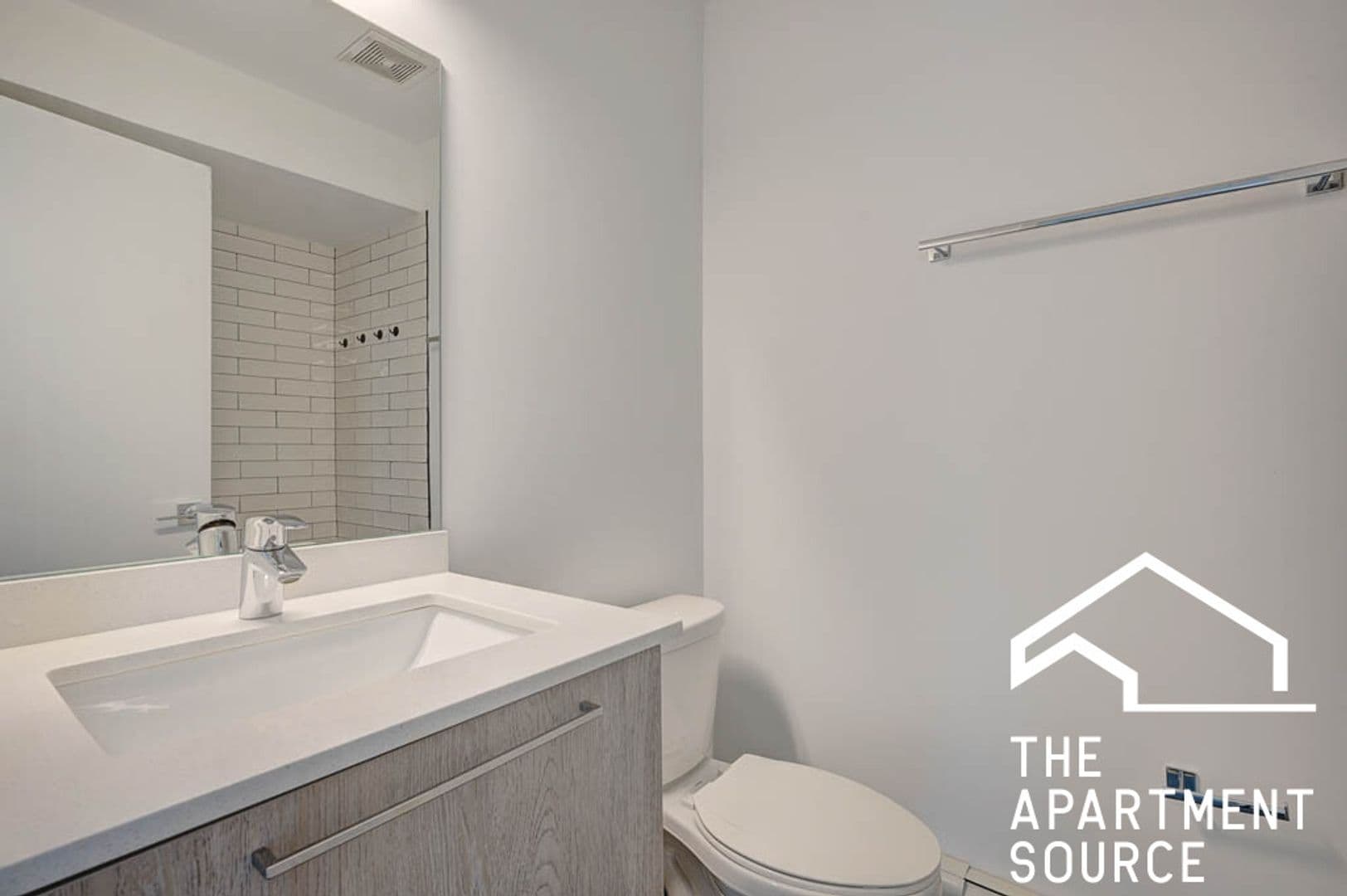 Chicago Apartment: 7621 N. Sheridan Rd.  - 3H