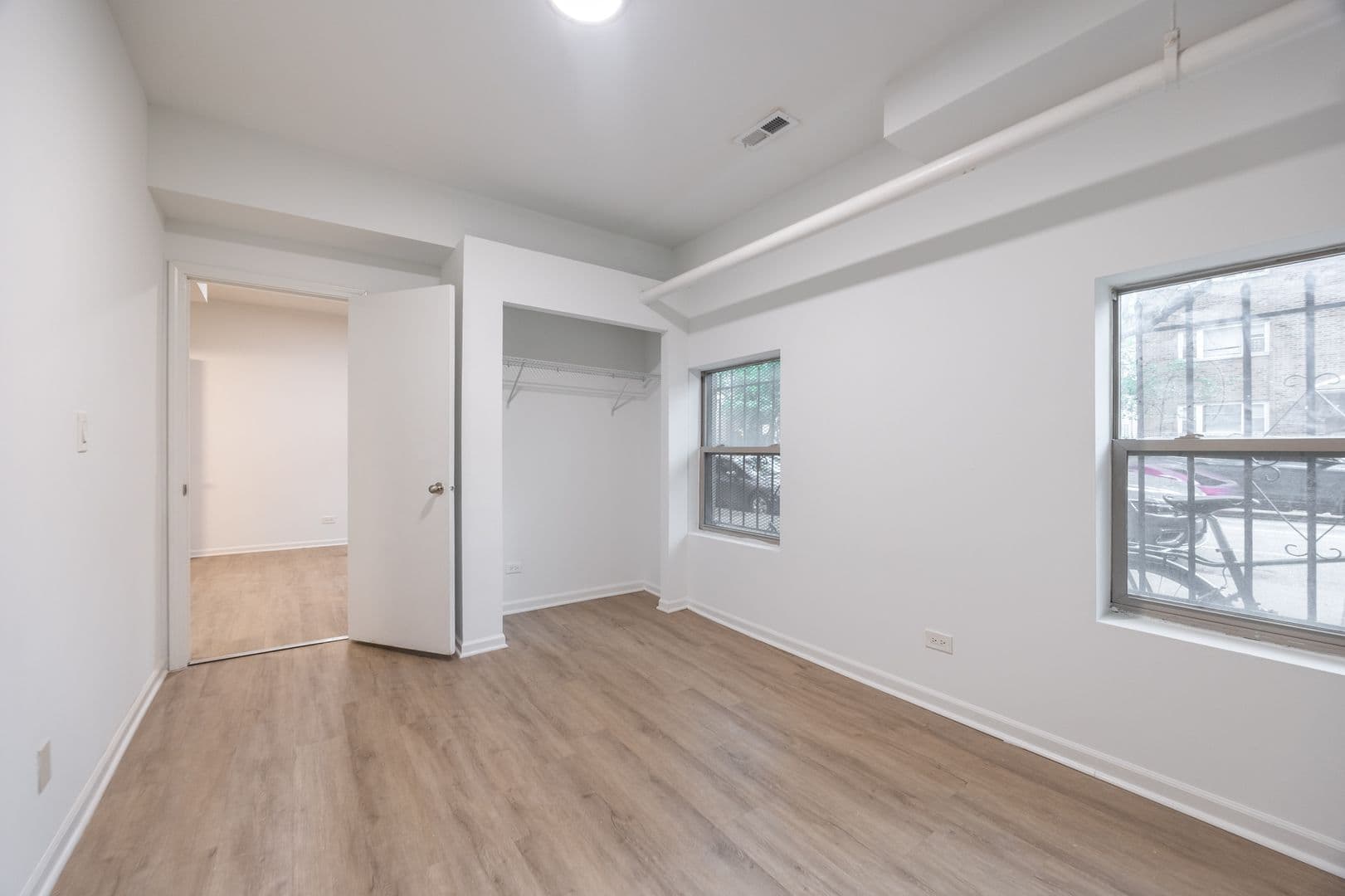 Chicago Apartment: 5054 N Winthrop Ave. - 101