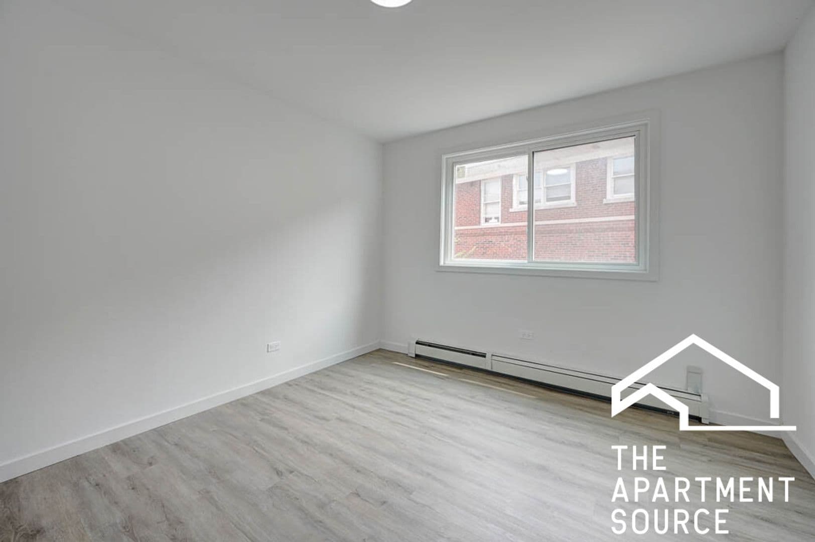 Chicago Apartment: 7621 N. Sheridan Rd.  - 3H