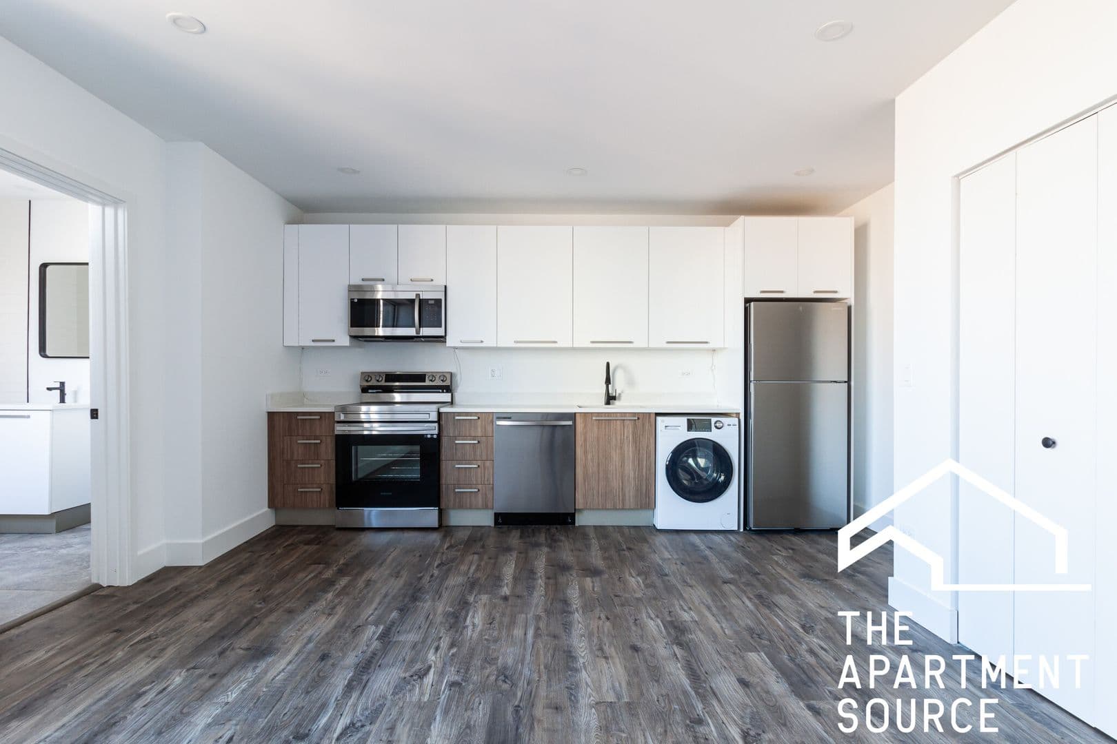 Chicago Apartment: 941 W. Carmen Avenue - 707
