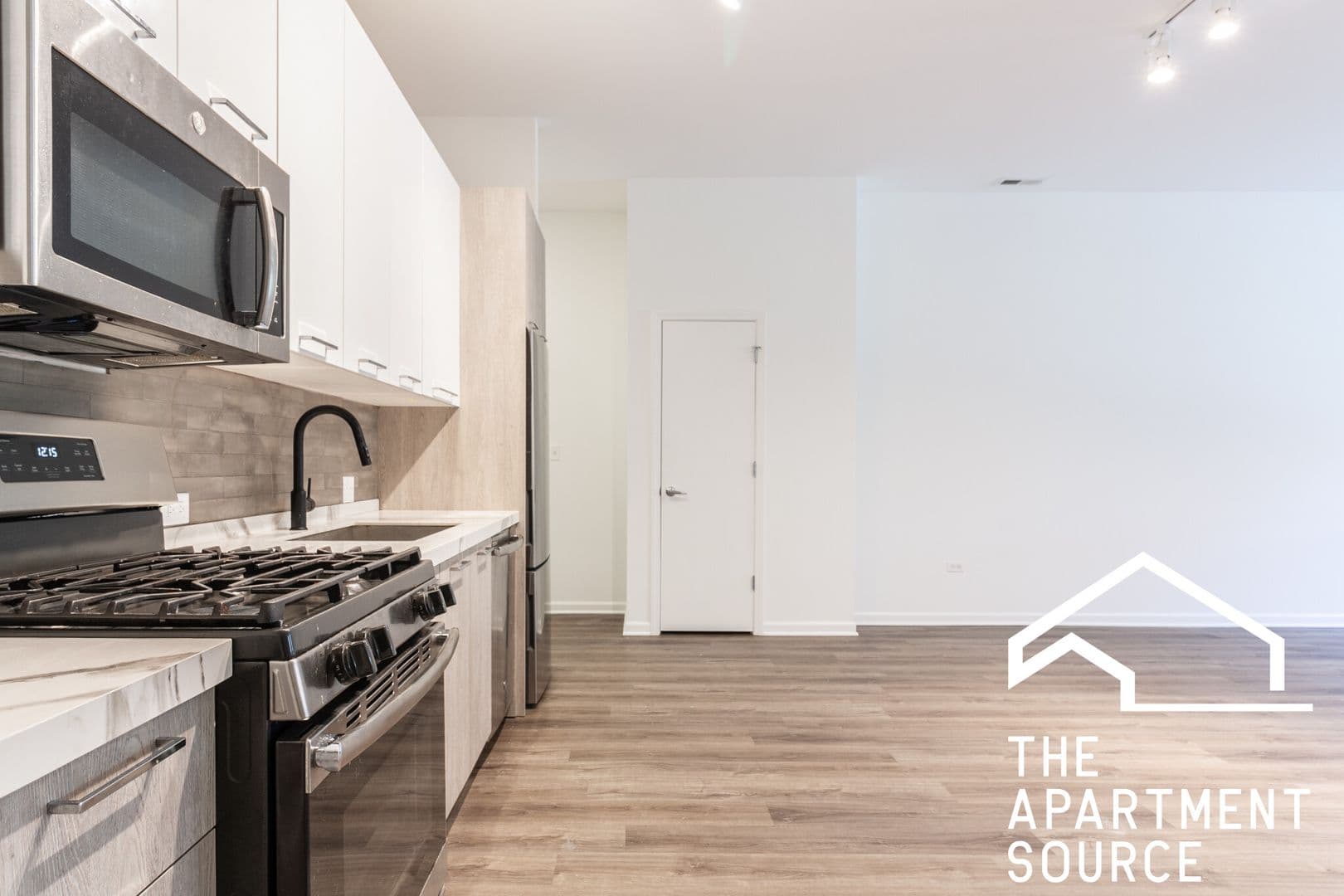 Chicago Apartment: 2550 S Wabash Ave. #208