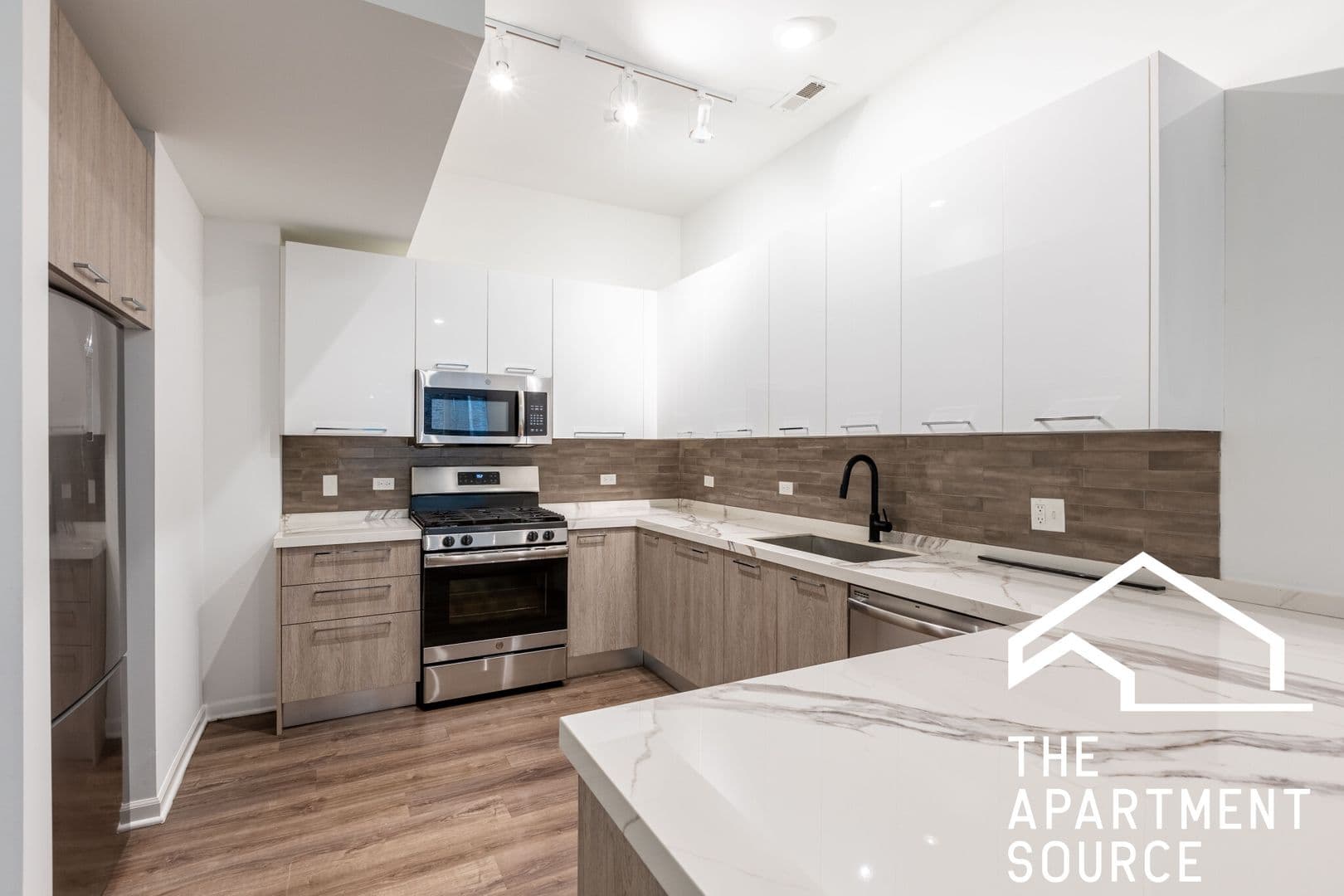 Chicago Apartment: 2550 S Wabash Ave. #203