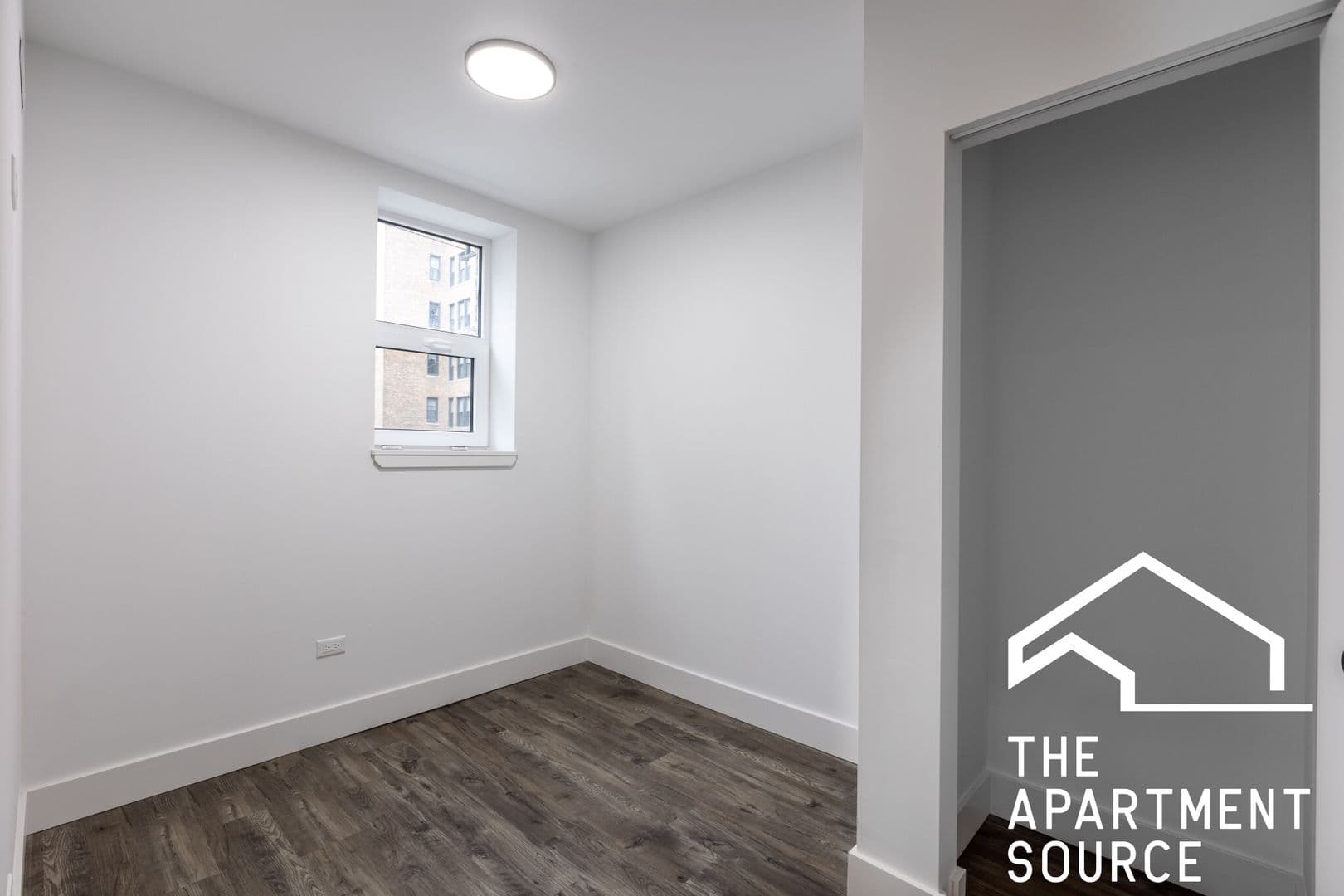 Chicago Apartment: 941 W. Carmen Avenue - 107