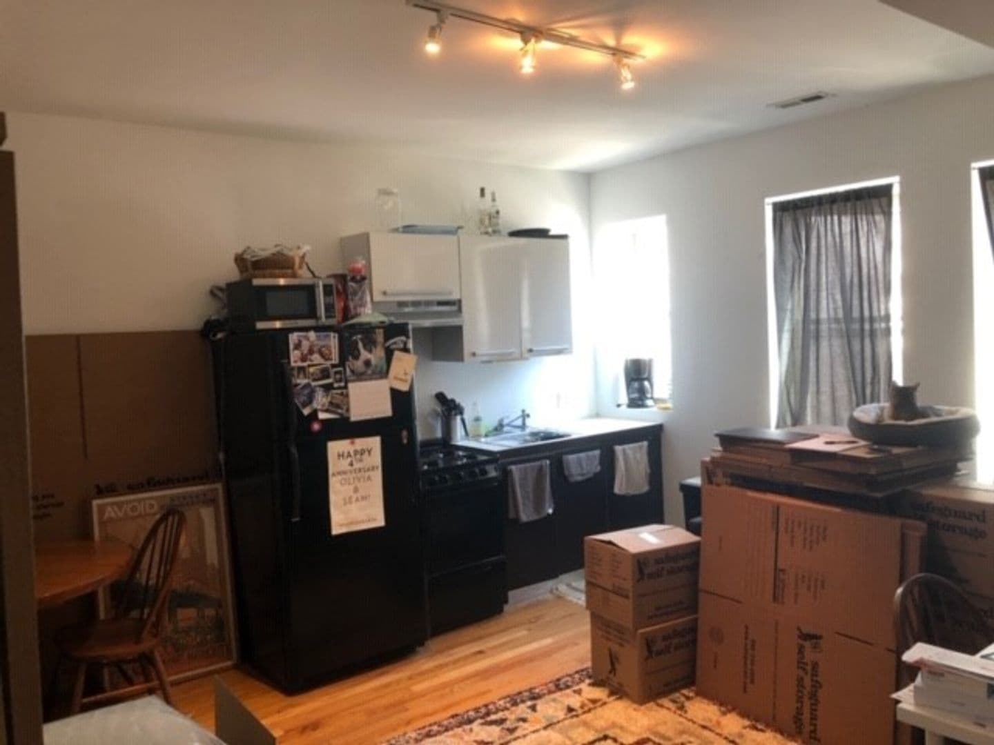 Chicago Apartment: 5054 N. Winthrop Ave. #213