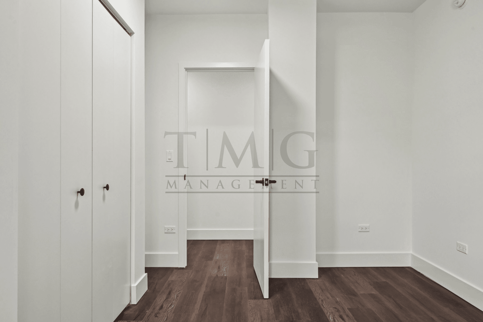 Chicago Apartment: 1555 W. Hollywood Avenue #411