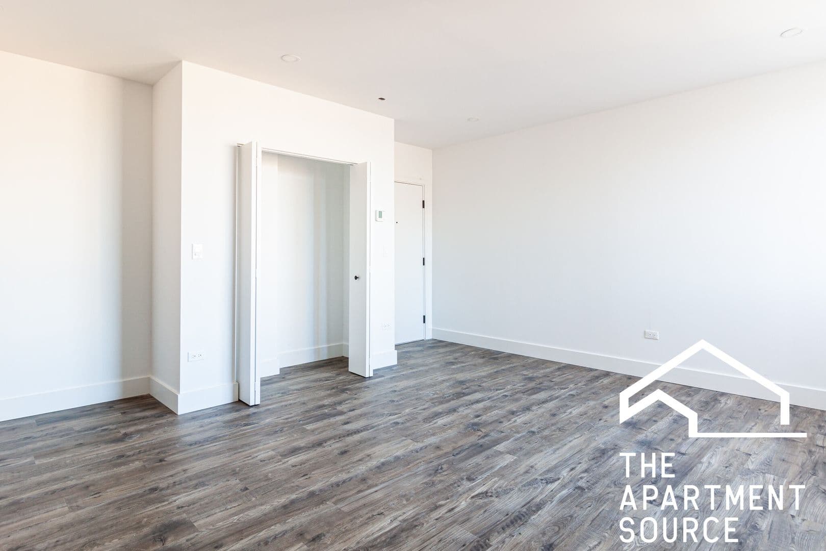 Chicago Apartment: 941 W. Carmen Avenue - 707
