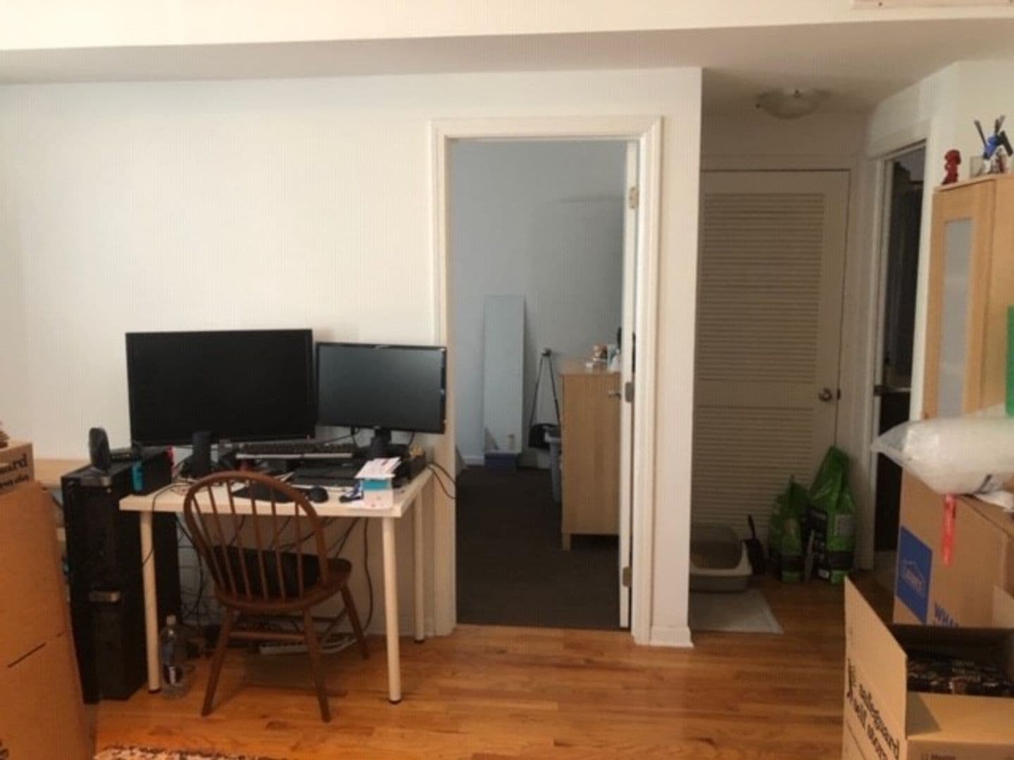 Chicago Apartment: 5054 N. Winthrop Ave. #213