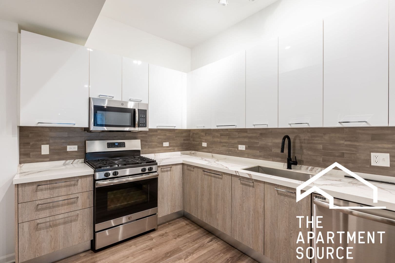 Chicago Apartment: 2550 S Wabash Ave. #203