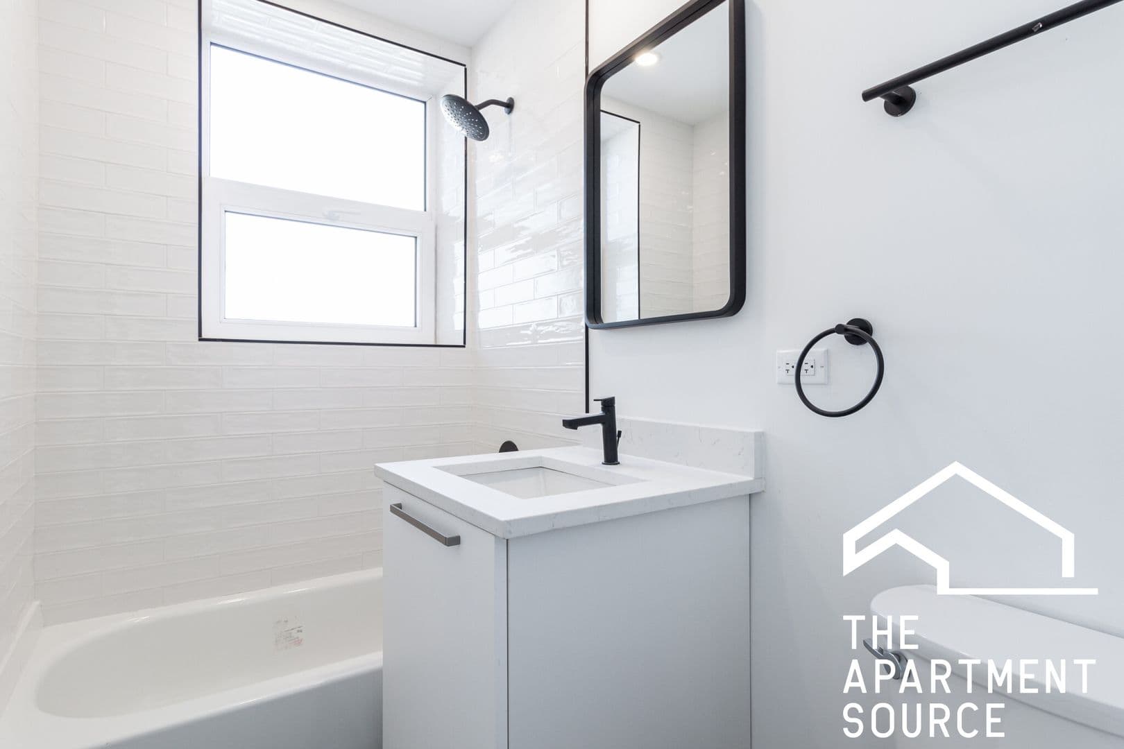 Chicago Apartment: 941 W. Carmen Avenue - 202